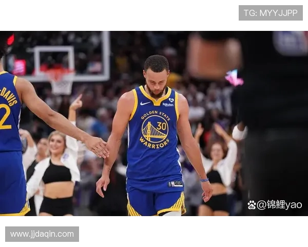 斯蒂芬库里引领新时代篮球风潮展现无与伦比的三分艺术魅力