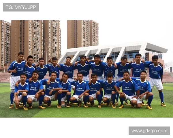 广州足球队领跑最新耐力排行榜前十名球队分析与展望