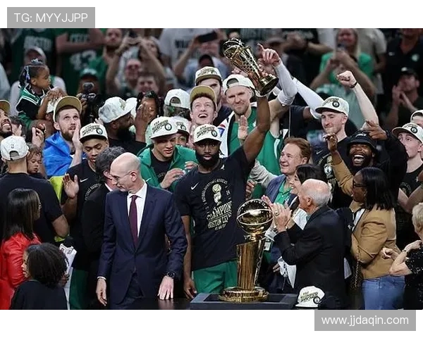 NBA新赛季展望：超级球星齐聚赛场，谁能问鼎总冠军宝座