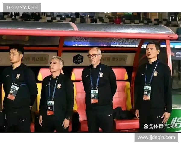 中国足球队备战亚洲杯新阵容曝光 主帅透露核心球员调整计划