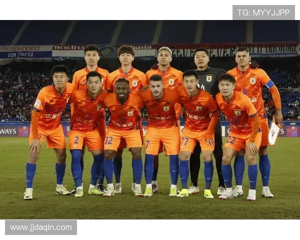 国足再度迎来关键战全队誓夺胜利展现新时代中国足球风采