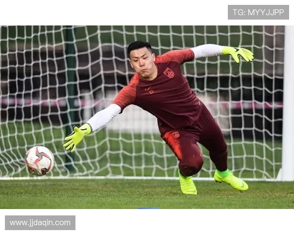 王大雷：从青涩少年到中国足球守护神的成长历程与挑战