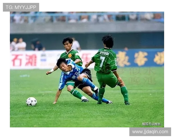 大连人迎战穆尔西亚期待精彩对决展现足球魅力与团队精神